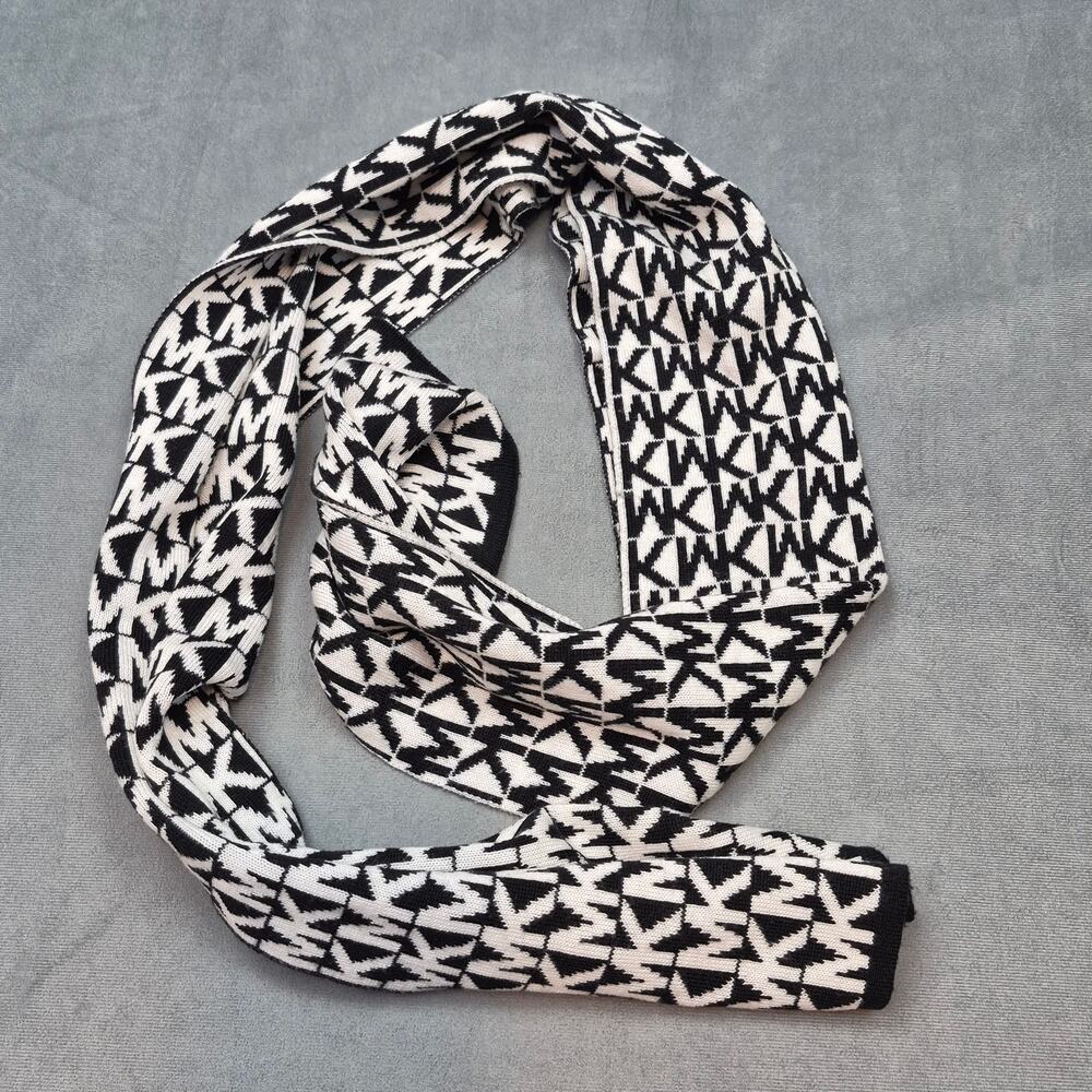 Micheal Kors Black & White MK Logo Monogram Signature Knit Scarf 10x63